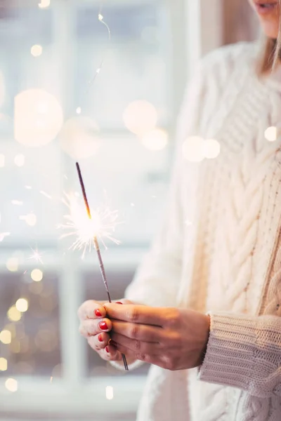 Close Woman Hands Holding Sparkler — Stock Photo, Image