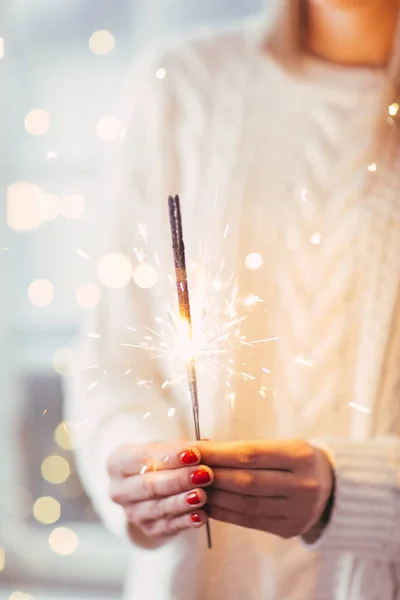 Close Woman Hands Holding Sparkler — Stock Photo, Image