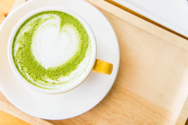 Melk Warme Groene Thee Koffie Shop Cake Aardbeien Cake — Stockfoto