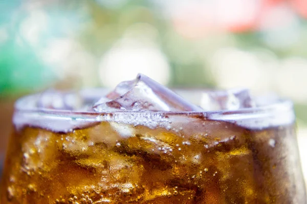 Nealkoholické nápoje kalení nápoje, které mnoho lidí jako. — Stock fotografie