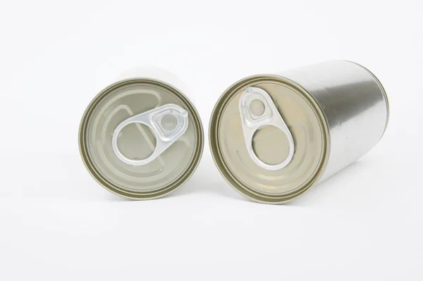 ポップアップ トップ蓋 白い背景 包装缶 ブリキ缶飲料と食品包装ブリキ容器 化学物質の簡単なオープン エンド缶 — ストック写真