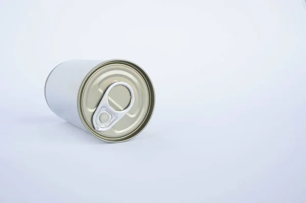 ポップアップ トップのふた、包装缶、缶飲料の簡単なオープン エンド — ストック写真
