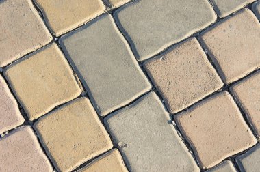 Beton bloklar, yol blokları, zemin kat.