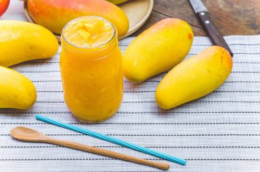 Mango meyve, mango smoothies içecek meyve mango yaz