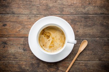 Kahve Saati, ahşap masa, kahve br üzerinde anlık beyaz kahve