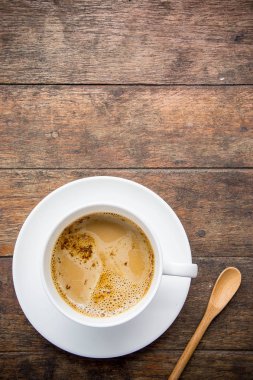 Kahve Saati, ahşap masa, kahve br üzerinde anlık beyaz kahve