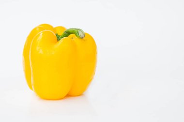 tatlı biber beyaz arka plan, rew vagetable izole