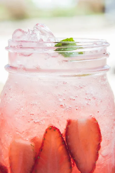 Jus Fraise Jus Citron Mélangé Avec Soda Ajouter Saveur Améliorer — Photo