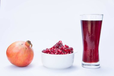 Meyve nar meyve suyu lezzetlidir.