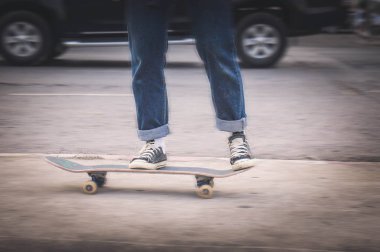 Hareket skaterboard, skaterboard sokak, hızlı hareket üzerinde oynama
