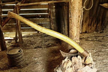 Cellatları balta ve blok