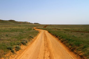 Bozkır içinde Kuru toprak yol
