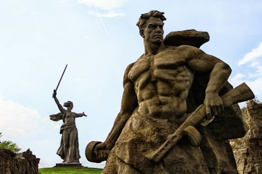 Volgograd, Rusya Federasyonu - 3nd Mayıs 2017: Volgograd Rusya 2017 - bir Sovyet askeri heykel olabilir