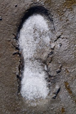 Tuz bataklığı göllerde insan ayak izleri