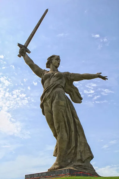 Wolgograd, Russland - 3. Mai 2017: Mutterland ruft Statue. — Stockfoto