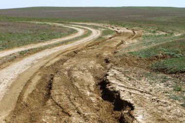 Bozkır, offroad sürücü asfaltsız bozuk Kuru toprak ülkede yol