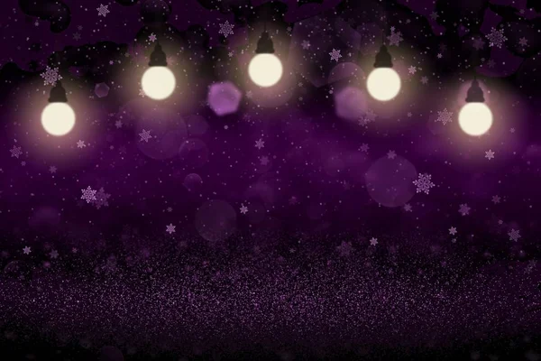 Rosa bonito brilhante brilho luzes desfocado bokeh fundo abstrato com lâmpadas e queda de flocos de neve voar, textura mockup festal com espaço em branco para o seu conteúdo — Fotografia de Stock