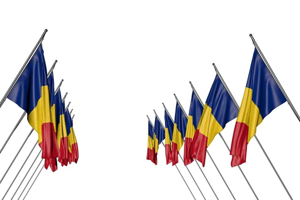 꽤 많은 루마니아 국기가 좌우 방향에서 흰색으로 분리되어 있는 대각선 기둥에 걸려 있습니다. — 스톡 사진