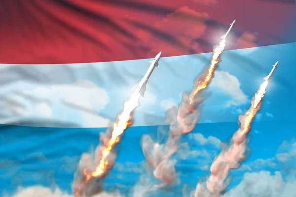 Luxemburgo lançamento de mísseis supersônicos - conceito de armas nucleares estratégicas modernas em fundo céu azul, ilustração militar industrial 3D com bandeira — Fotografia de Stock