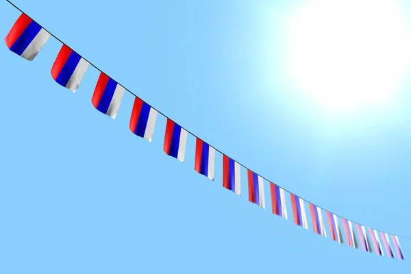 Maravilloso muchas banderas de Rusia o pancartas colgando diagonal en la cadena en el fondo del cielo azul con bokeh - cualquier celebración bandera 3d ilustración —  Fotos de Stock