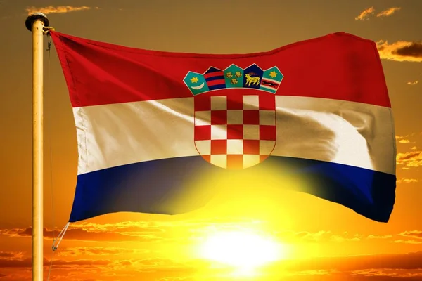 Bandera Croacia Tejiendo Sobre Hermoso Fondo Naranja Del Atardecer —  Fotos de Stock