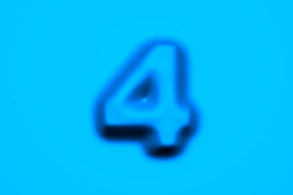 ブルーワックスまたはプラスチックフォント 番号4は ライトブルーの背景に隔離され シンボルの3Dイラスト — ストック写真