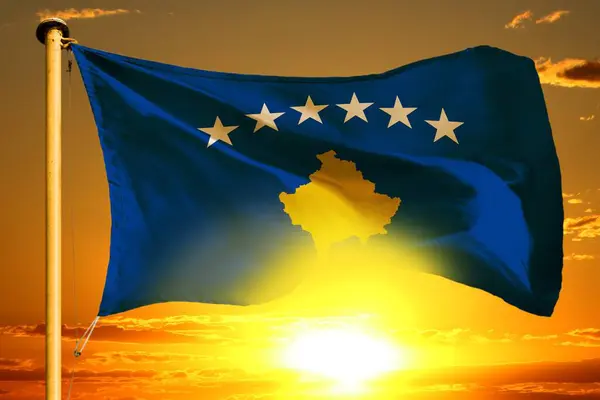Kosovo Tecelagem Bandeira Belo Fundo Pôr Sol Laranja — Fotografia de Stock