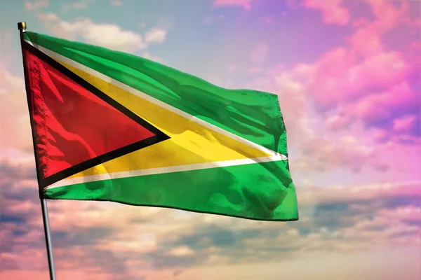 Renkli Bulutlu Arka Planda Dalgalanan Guyana Bayrağı Guyana Refah Konsepti — Stok fotoğraf