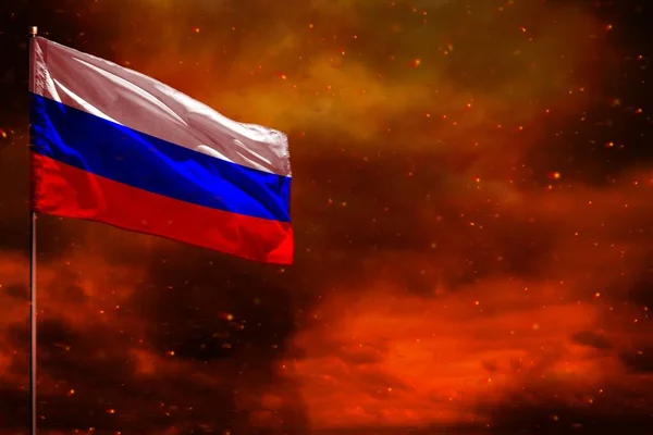 반짝이는 러시아 국기에는 기둥을 배경으로 하늘에 자료를 러시아의 — 스톡 사진