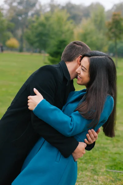 Adorável casal dançando — Fotografia de Stock