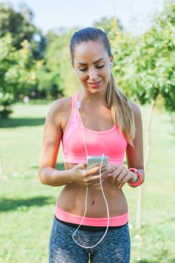 Runner kadın müzik dinleme