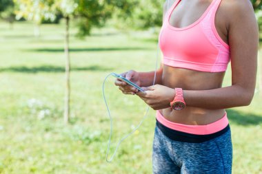 Runner kadın müzik dinleme