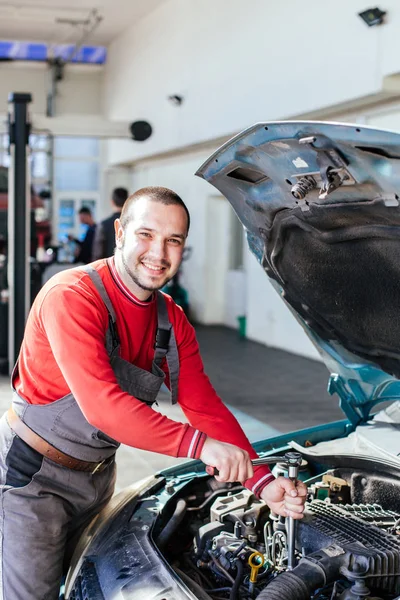 auto makinist araba tamir Servisi