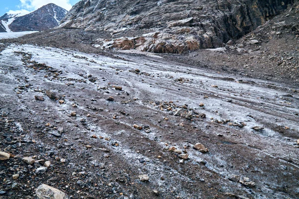 Declive de gelo de pedra. República de Altai Rússia — Fotografia de Stock