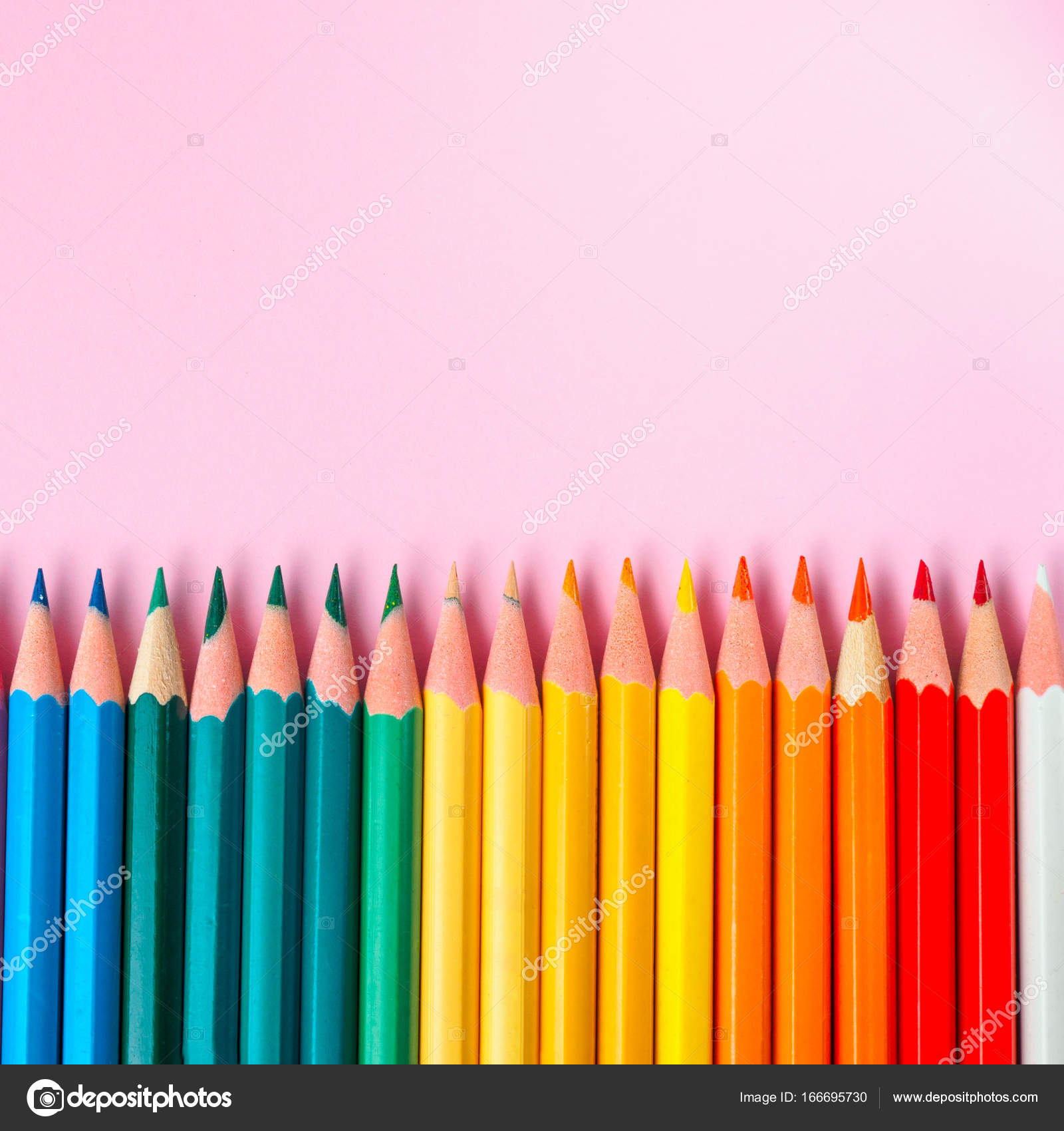 Crayon De Couleur Sur Fond De Papier Pour Dessiner Le Cercle