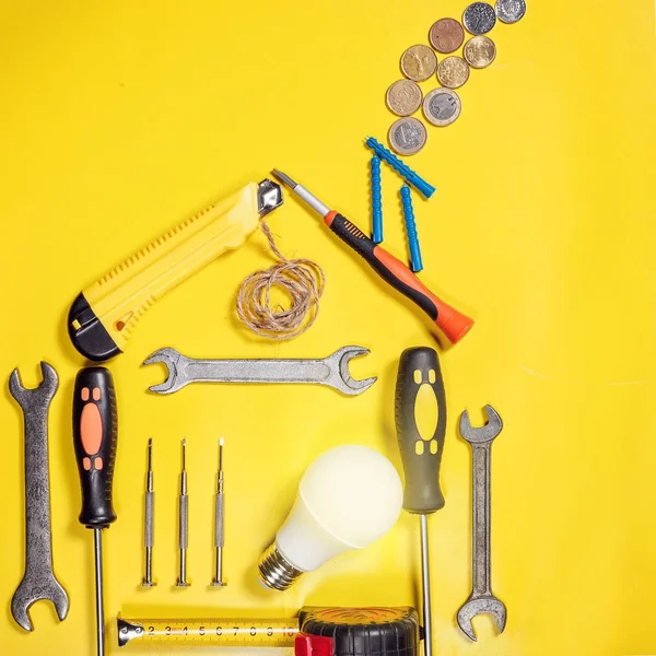 Conceito de melhoria em casa. Conjunto de ferramenta de mão de trabalho para construção ou reparação de casa — Fotografia de Stock