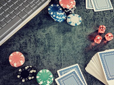 Poker chip veya kartı, zar bilgisayar olan sayaç kümesi.