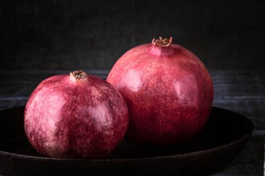 Nar meyve kırmızı natürmort kırsal rustik tarzı tahıl