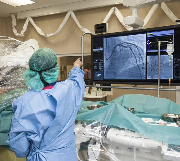 Vasos sanguíneos monitorean cirugía laparoscópica —  Fotos de Stock