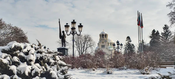 Собор Олександра Невського взимку Софія Болгарія — стокове фото