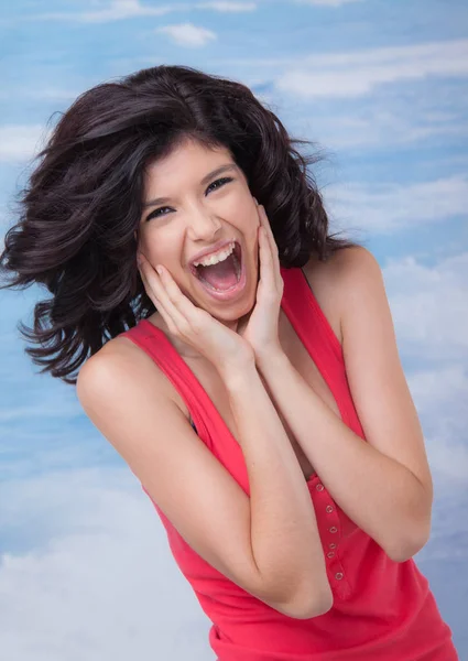 Joven hembra gritando riendo —  Fotos de Stock