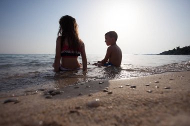Çocuklar oturma deniz su tatil