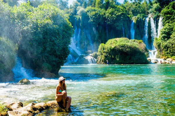 Girl near Kravice Waterfall Bosnia — Stock Photo, Image