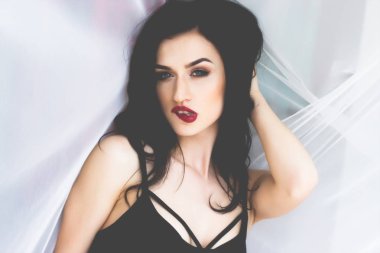 Kırmızı ruj portre ile güzellik kız