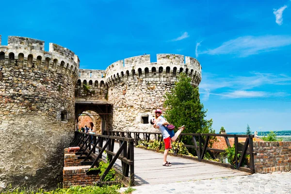 Belgrad Sırbistan Old Castle yakınındaki güzel Çift