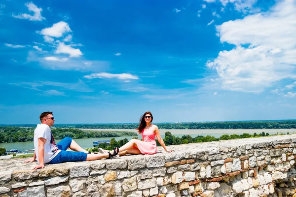 Belgrad Sırbistan Old Castle yakınındaki güzel Çift