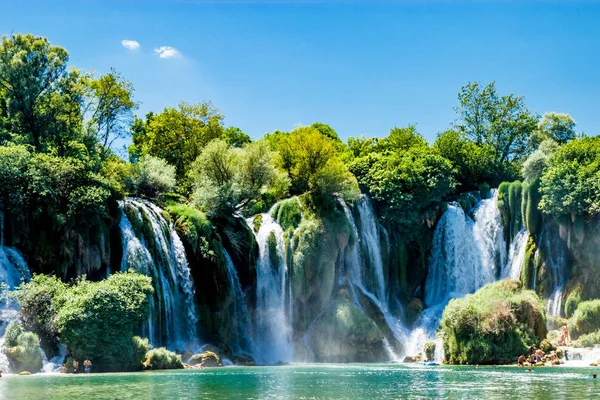 Bosna ve Hersek'te inanılmaz Kravice şelale
