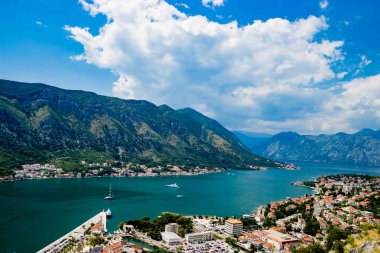 Kotor Koyu'ndaki Karadağ muhteşem görünüm