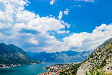Kotor Koyu'ndaki Karadağ muhteşem görünüm