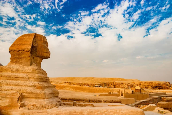 Sfenks Giza pyramids yakınındaki. Cairo, Mısır